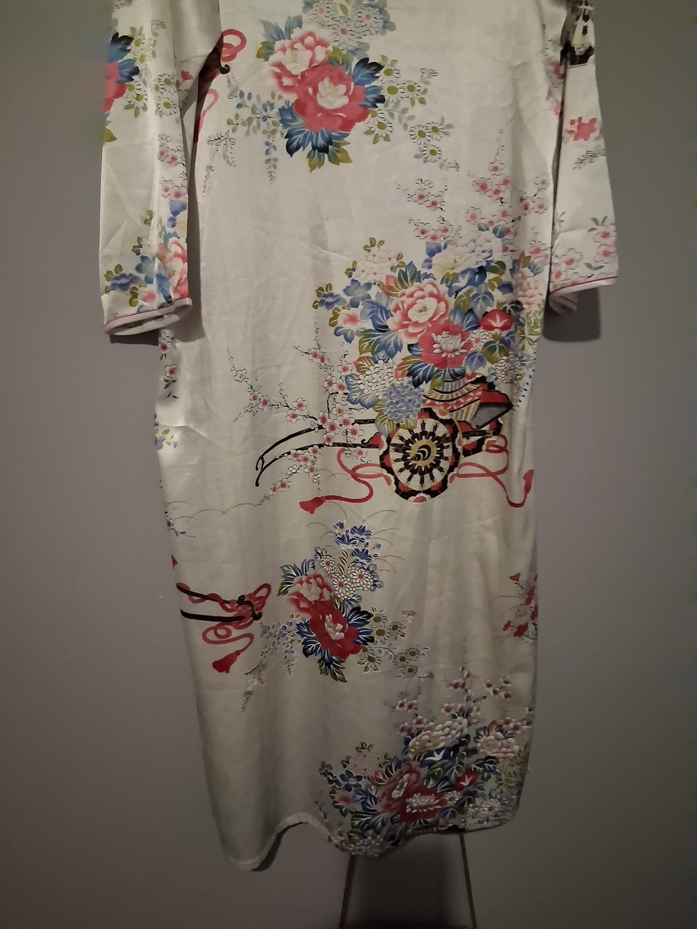 SHANG HAI CITY- Ivory Floral Satin Long Robe with Mandarin Collar - Picture 6 of 10